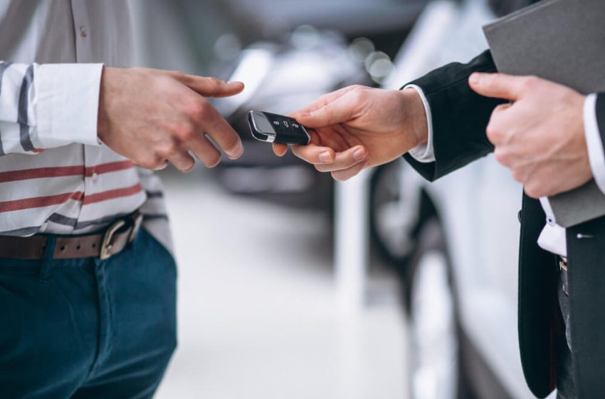  Should I Buy a Car from a Dealer? Exploring the Pros and Cons in the US Market