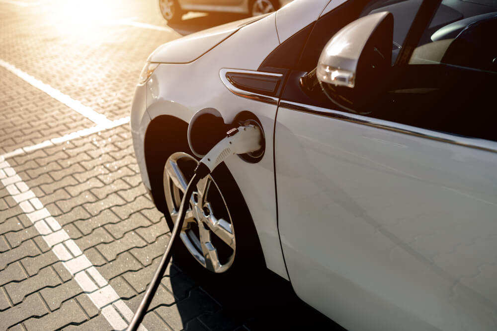 Does a Hybrid Need to Be Charged - Plug-in Hybrids