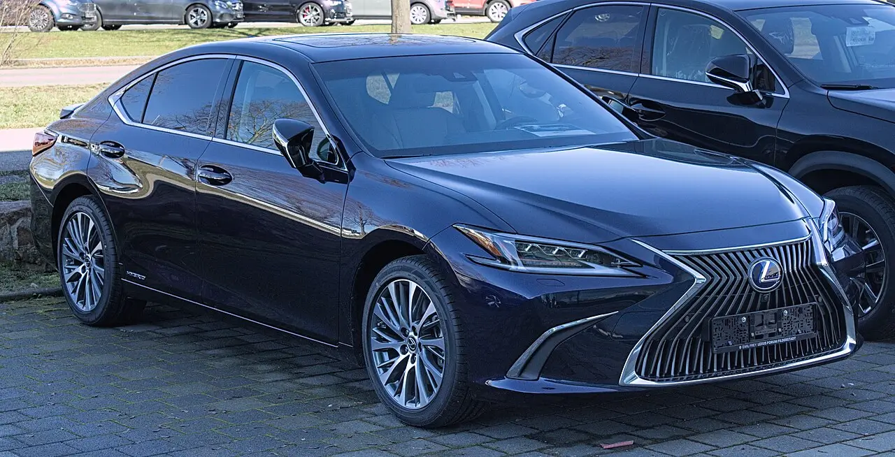 Most Reliable Used Luxury Sedan Picks - Lexus ES